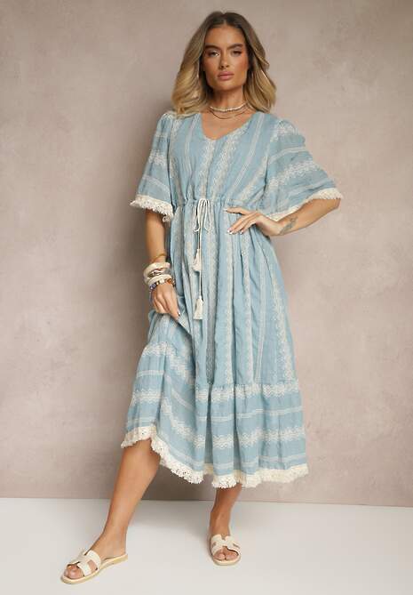 Jasnoniebieska Rozkloszowana Sukienka Boho z Bawełny Zdobiona Haftem i Wiązaniem Koriruna