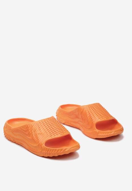 Pomarańczowe Klapki z lekkiej Pianki Ozdobione Wypukłym Tłoczeniem Konsia