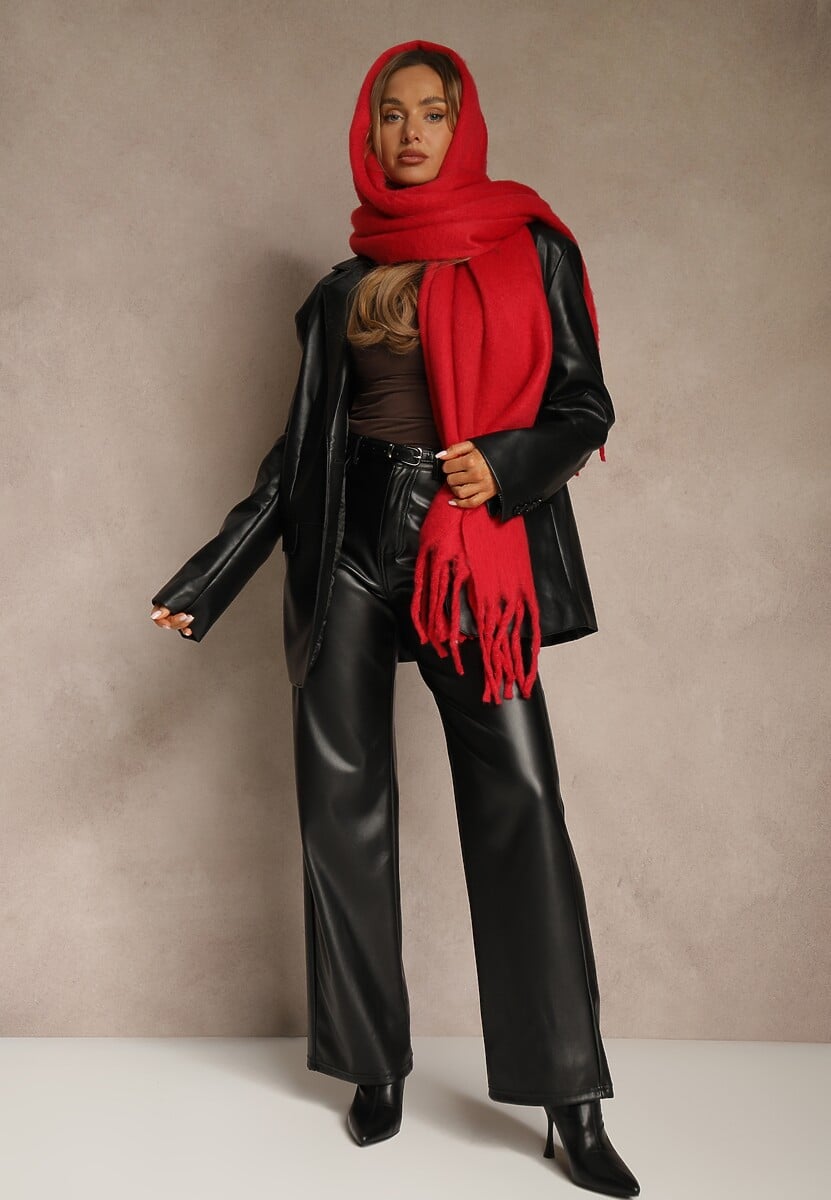 Czerwony Szalik Ozdobiony Frędzlami Owedela