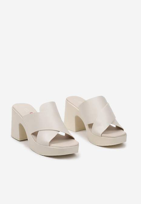 Beżowe Wsuwane Klapki z Ekoskóry na Słupku Fazara