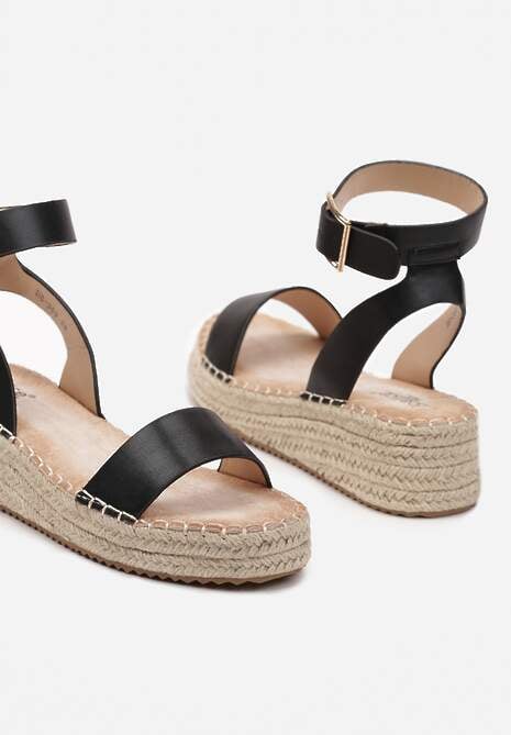 Czarne Sandały na Podeszwie z Plecionki Zapinane na Sprzączkę Erselia