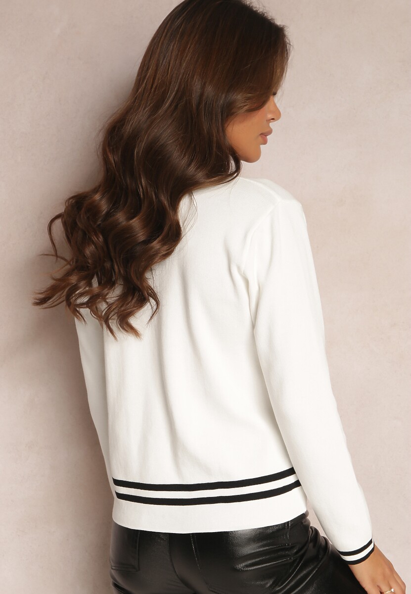 Biały Sweter Kardigan z Dekoltem w Serek i Naszywkami Nourn