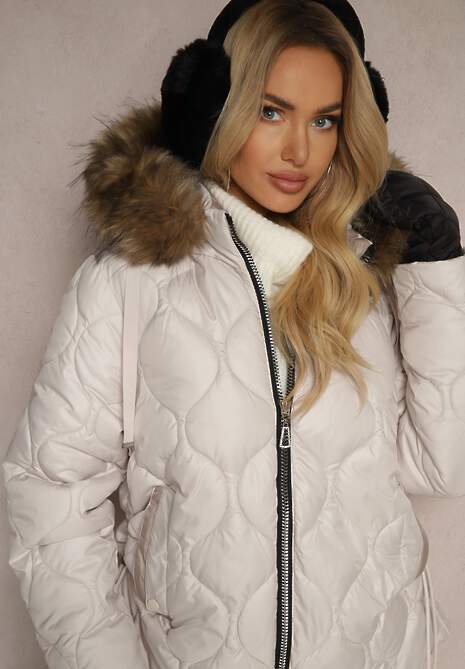 Beżowa Kurtka Pikowana z Kapturem i Futrem z Możliwością Odpięcia Ravinea