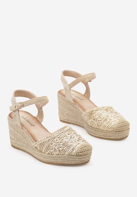 Beżowe Sandały na Koturnie ze Sprzączką i Ozdobną Plecionką Andela