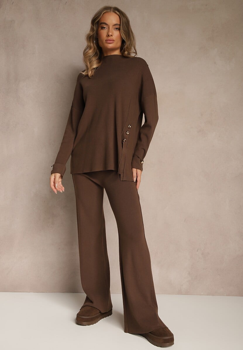 Bordowy Komplet z Dzianiny z Wiskozą Spodnie i Sweter z Ozdobnymi Guzikami Unarea