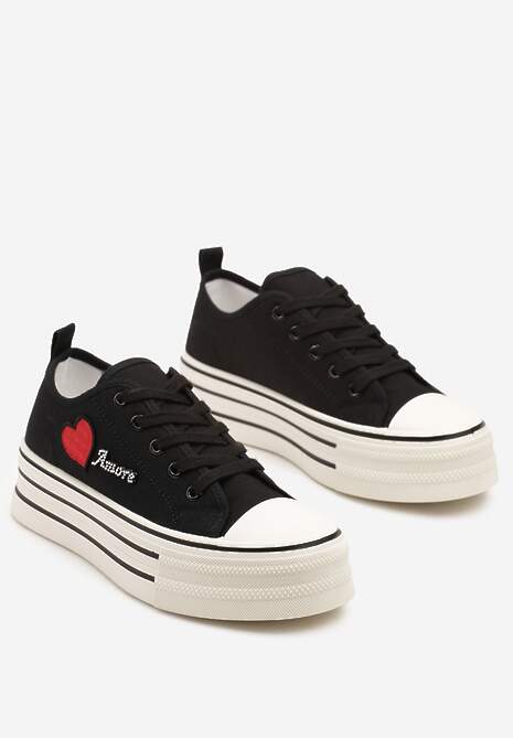 Czarne Trampki na Grubej Podeszwie z Aplikacją i Napisem Eheria