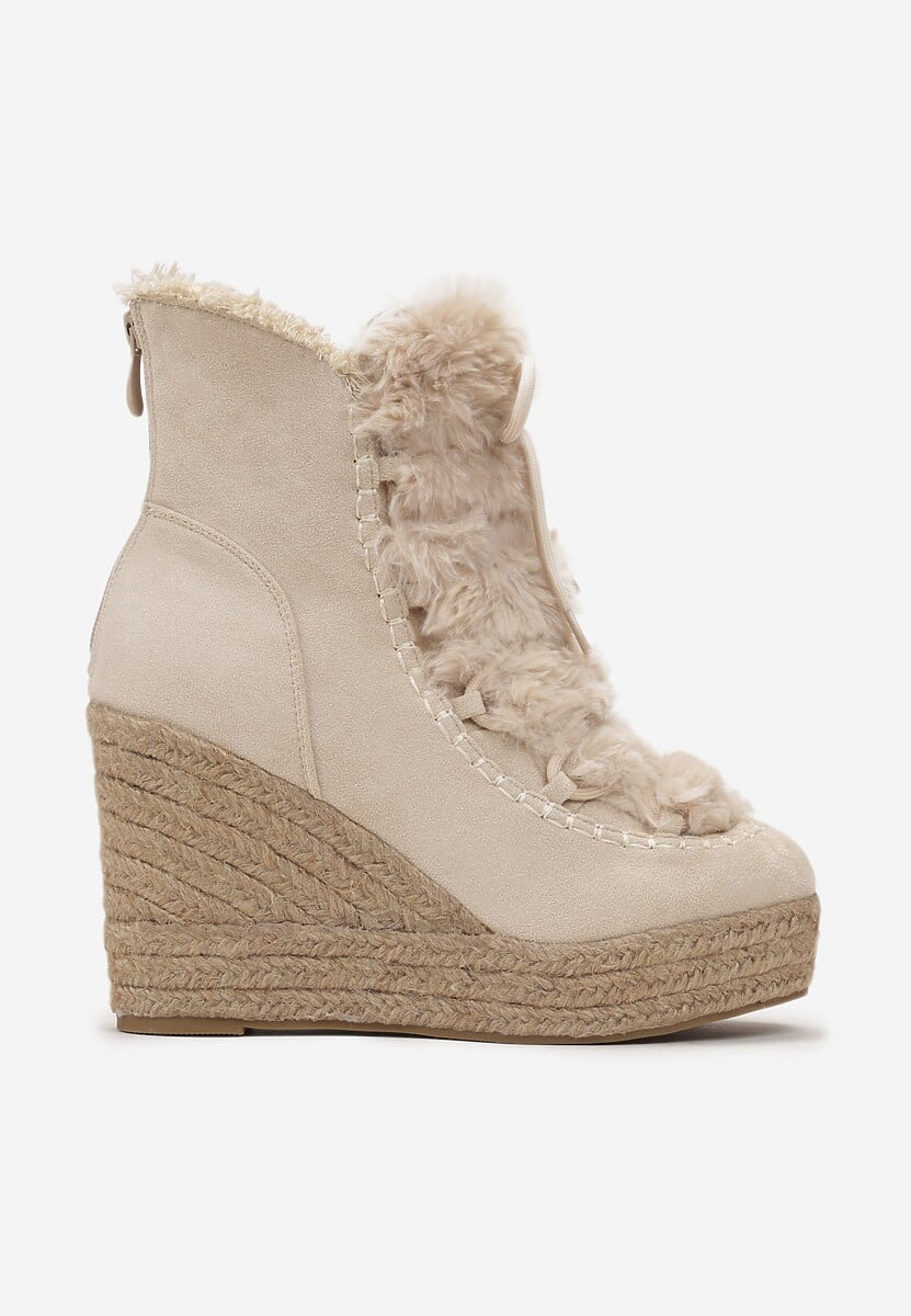 Beżowe Botki z Futerkiem na Koturnie Ozdobionym Plecionką Adamirra