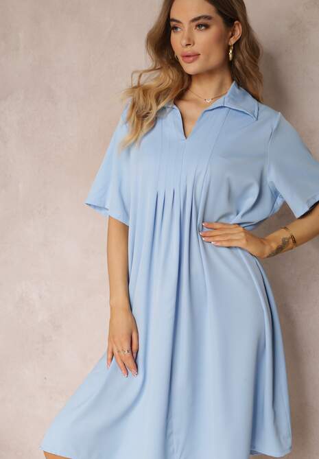 Niebieska Zwiewna Sukienka Rozkloszowana z Kołnierzykiem i Zakładkami Pedrisa