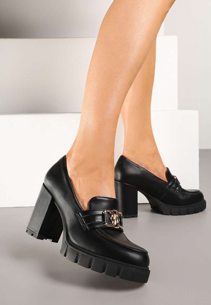 Czarne Półbuty Mokasyny na Słupku Ozdobione Aplikacją Korneliza