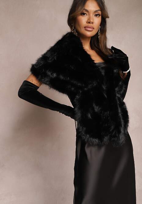 Czarne Ponczo w Ozdobne Futerko Inesema