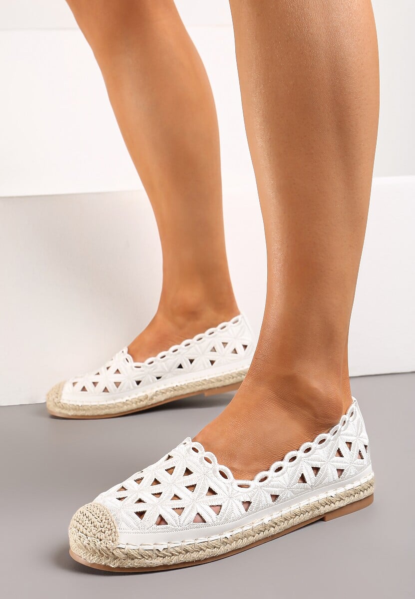 Białe Ażurowe Espadryle na Płaskiej Plecionej Podeszwie Kueria