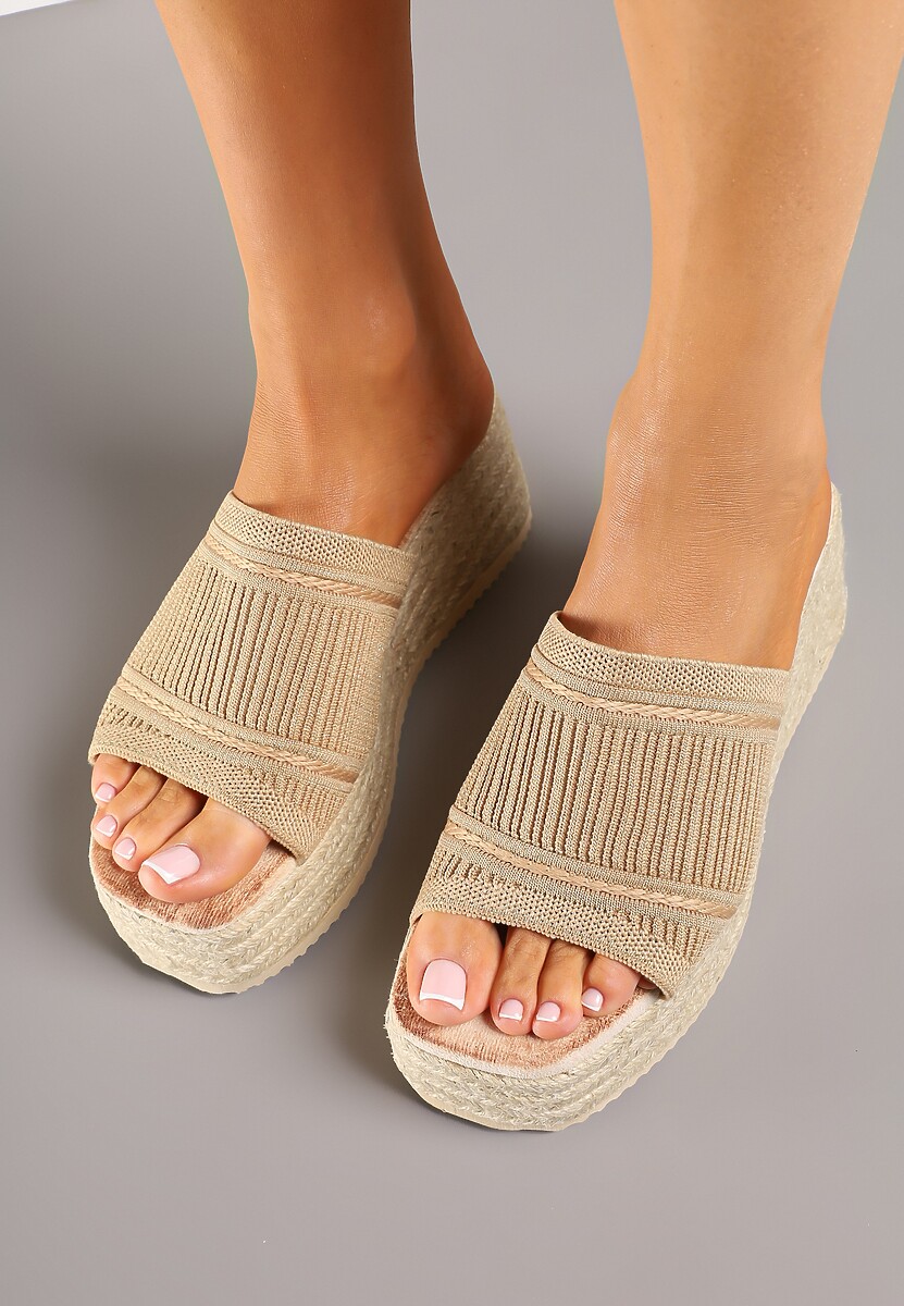 Brązowe Klapki na Koturnie z Plecionki z Metalicznymi Przeszyciami Telarosea