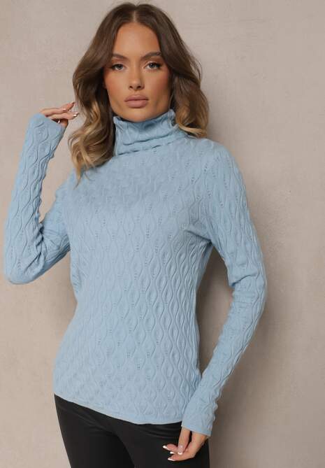 Jasnoniebieski Golf z Wiskozą w Tłoczony Wzór Przeszyty Metaliczną Nitką Neldora