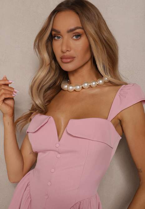 Różowa Sukienka o Rozkloszowanym Kroju na Ramiączkach z Ozdobnym Dekoltem Salaviel
