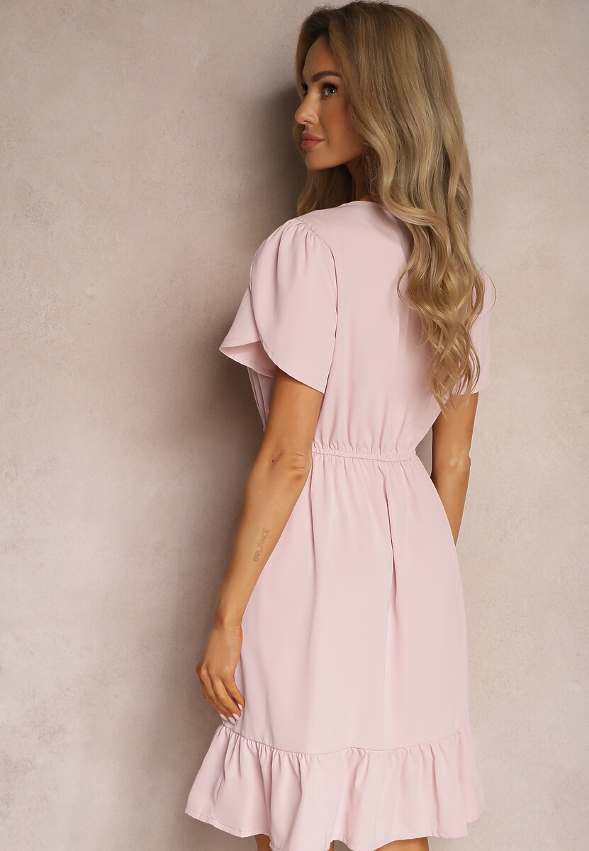 Jasnoróżowa Sukienka z Gumką w Talii i Falbankami o Rozkloszowanym Fasonie Xelimia