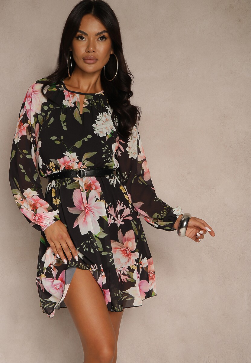 Czarna Rozkloszowana Sukienka Ozdobiona Kwiatowym Wzorem Zerovia