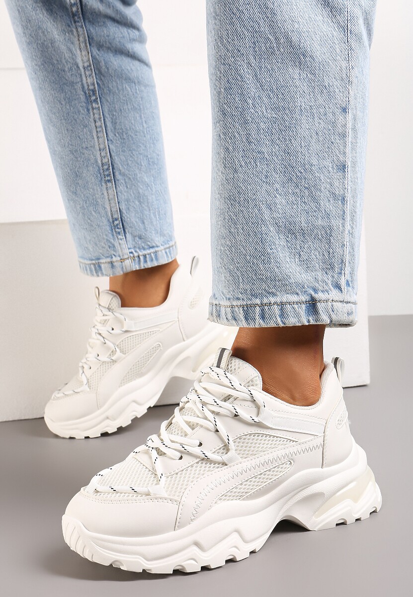 Czarne Sneakersy na Masywnej Podeszwie z Siateczkowym Wstawkami i Ozdobnymi Sznurówkami Ollavia