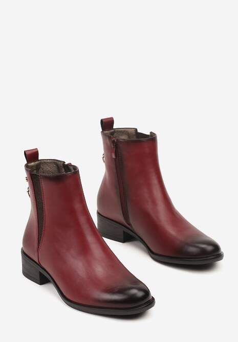 Czerwone Botki w Stylu Sztybletów z Metaliczną Aplikacją Verinette