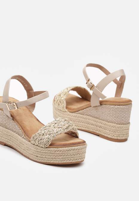 Złote Sandały na Koturnie z Plecionki Ozdobione Metaliczną Nicią Zapinane na Sprzączkę Julalia