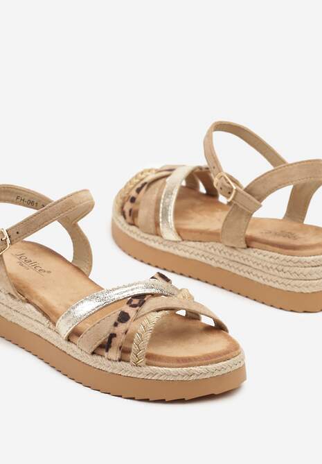 Ciemnobeżowe Sandały na Podeszwie Ozdobionej Plecionką Liathelia