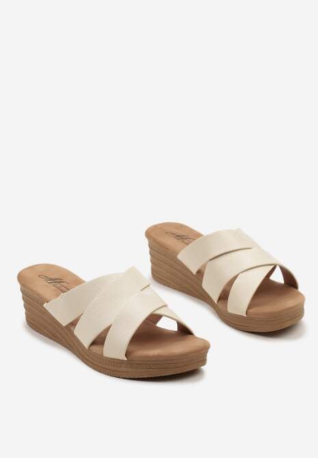 Beżowe Klapki z Ekoskóry na Niskim Koturnie Ellmina