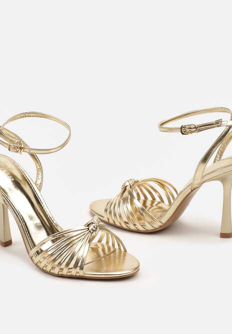 Złote Sandały na Szpilce z Cienkimi Paseczkami z Supełkiem Wloedia