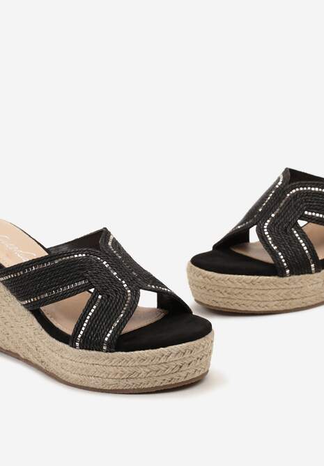 Czarne Klapki Ozdobione Kamyczkami na Koturnie Plecionym Biurlia