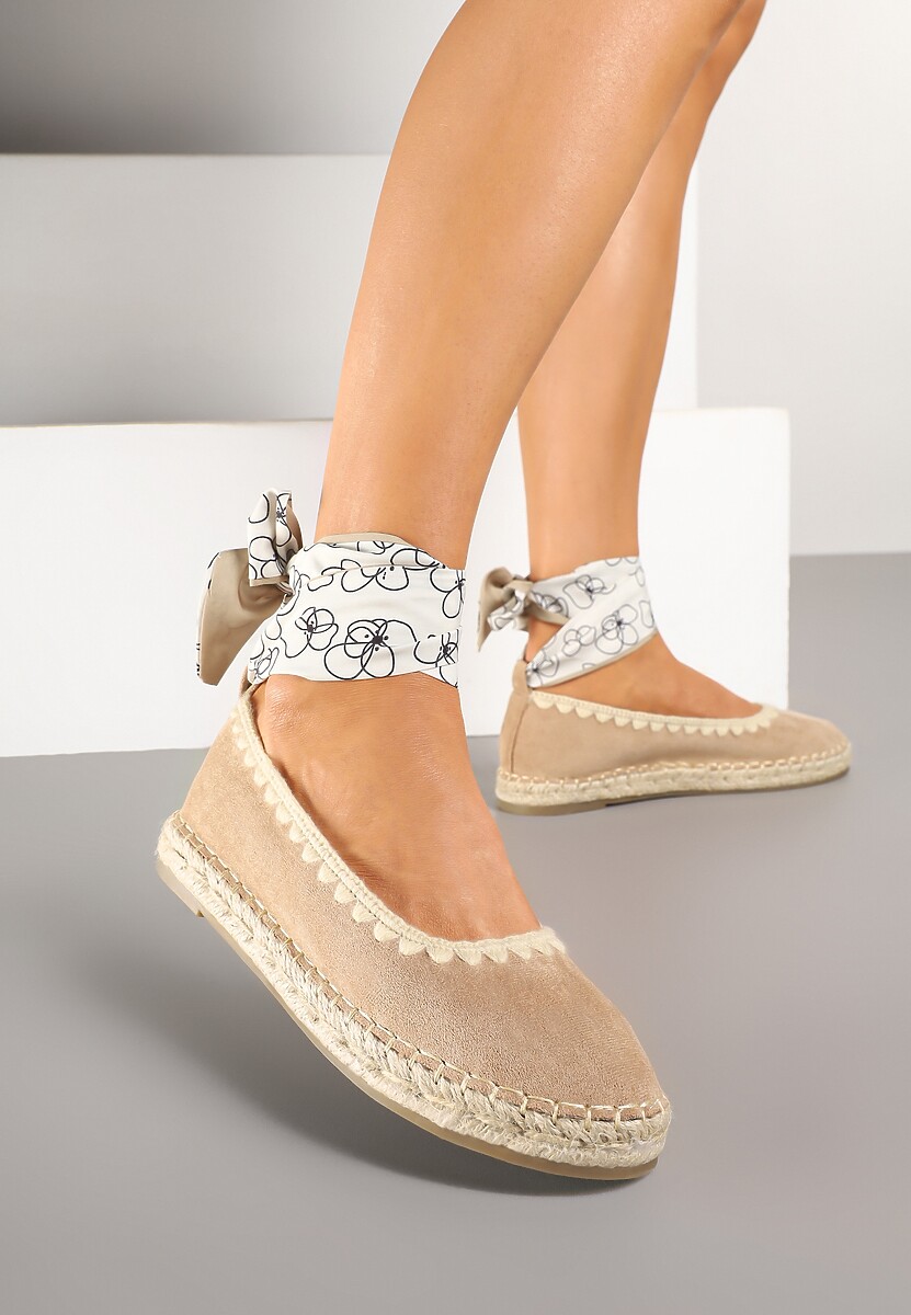 Jasnozielone Espadryle ze Wzorzystym Wiązaniem Przy Kostce Zdobione Plecionką Lortevia