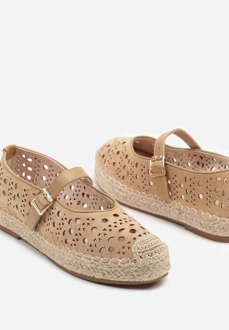 Brązowe Płaskie Espadryle z Plecionką i Ażurową Cholewką Aralithra