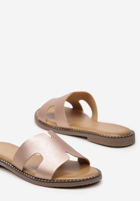 Szampańskie Klapki z Małymi Nitami na Podeszwie z Wycięciami na Pasku Isoldemes