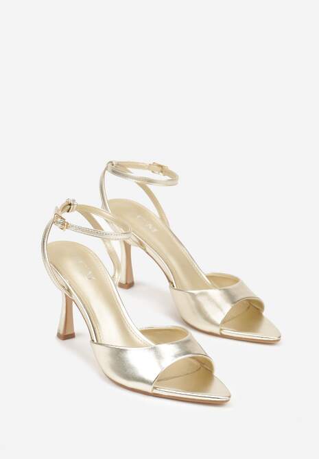Złote Sandały na Szpilce z Paskiem z Klamerką i Lakierowanym Połyskiem Celafere
