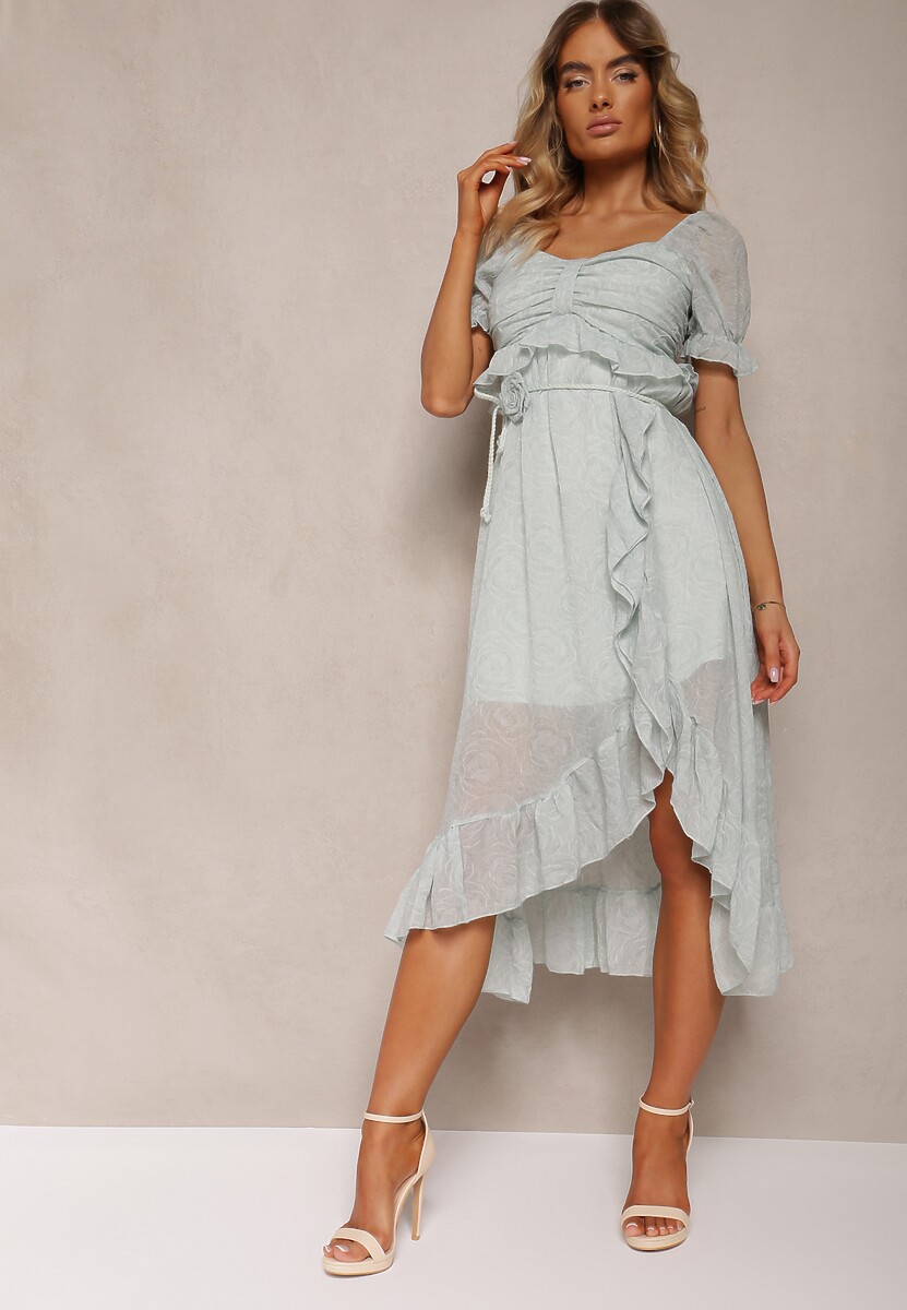 Jasnobeżowa Rozkloszowana Sukienka z Falbankami i Bufiastymi Rękawami Zdobiona Broszką Simadea