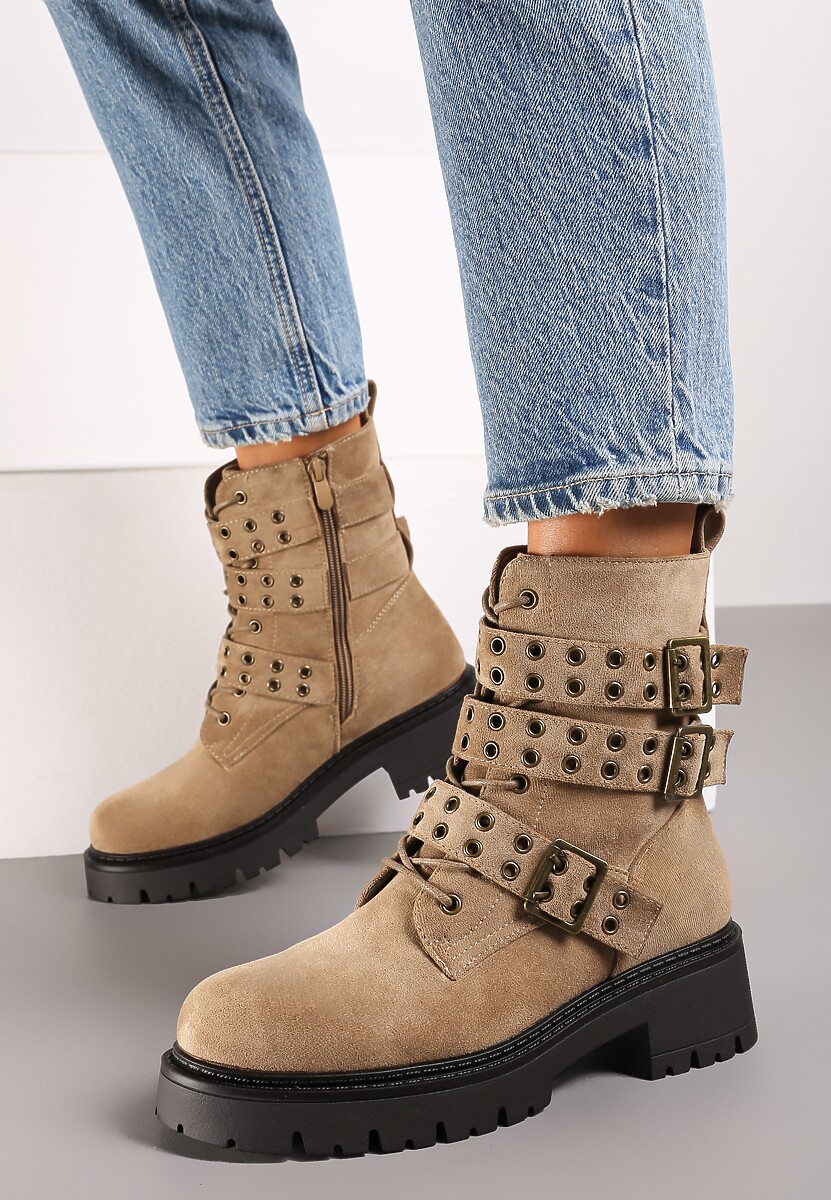 Ciemnobeżowe Botki z Ekozamszu na Grubej Podeszwie Zdobione Paskami z Klamrami wokół Cholewki Alleine