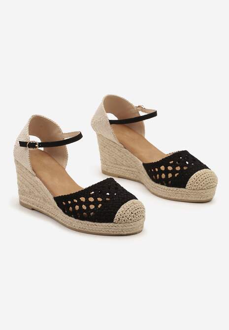 Czarne Ażurowe Sandały na Koturnie Ozdobionym Plecionką z Juty Zapinane przy Kostce Conna