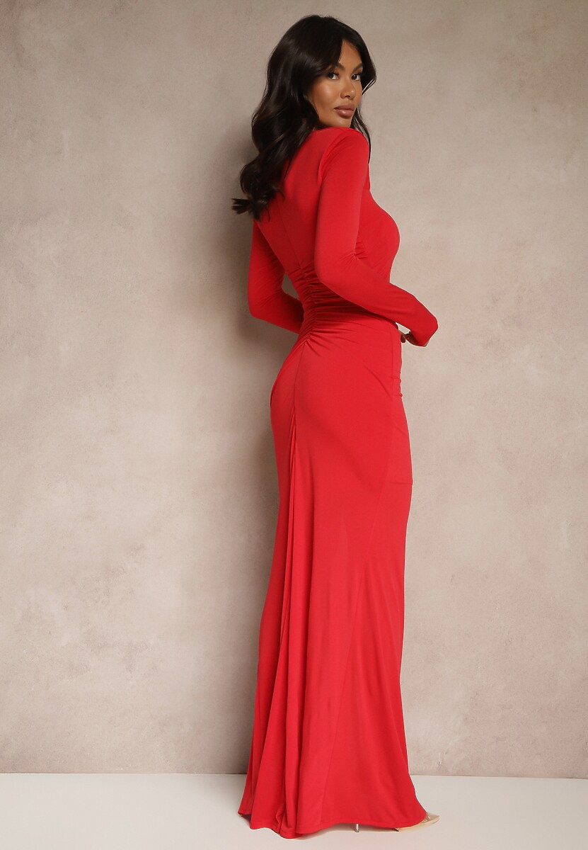 Czerwona Sukienka Koktajlowa o Dopasowanym Kroju z Usztywnioną Linią Ramion i Rozcięciem Onailia