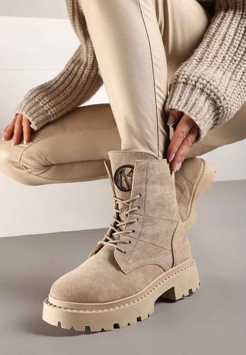 Beżowe Botki z Imitacji Zamszu na Płaskiej Podeszwie z Przeszyciami i Logo Sylvara