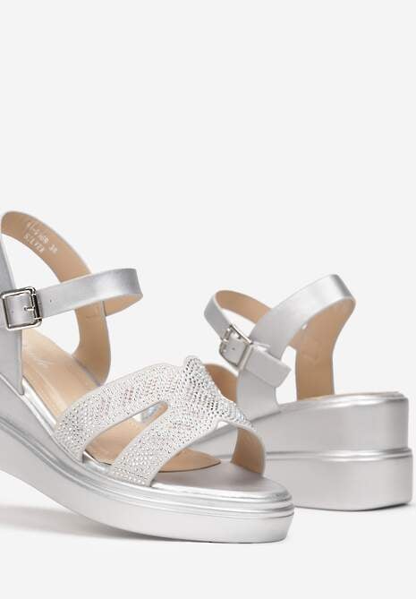 Srebrne Sandały z Paskami w Cyrkonie na Koturnie Ambrie