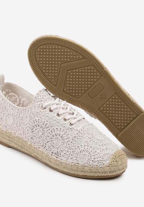 Białe Tenisówki Ozdobione Plecionką i Ażurowym Wzorem Mevienne