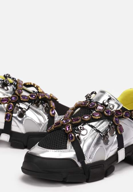 Srebrne Sznurowane Sneakersy na Płaskiej Podeszwie z Metalicznymi Wstawkami i Cyrkoniami Ciedra
