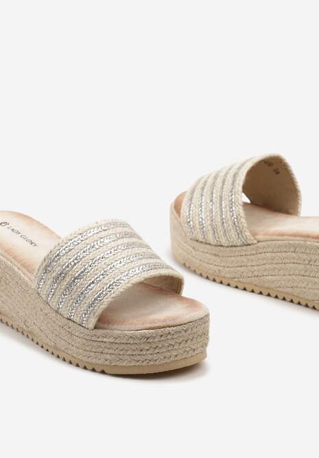 Srebrno-Beżowe Klapki z Wyściółką z Ekozamszu na Koturnie Ozdobionym Plecionką  Fitesa