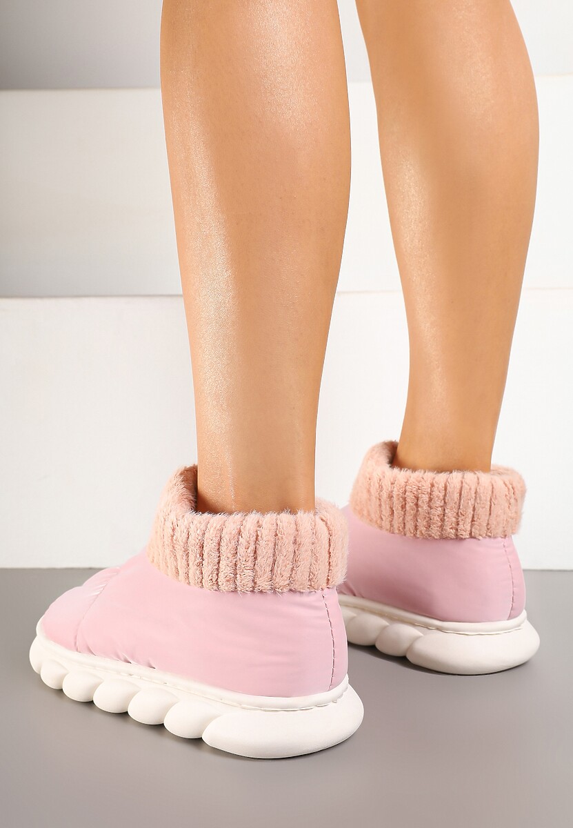 Różowe Kapcie Vices na Piankowej Podeszwie z Pikowaną Cholewką Velavina