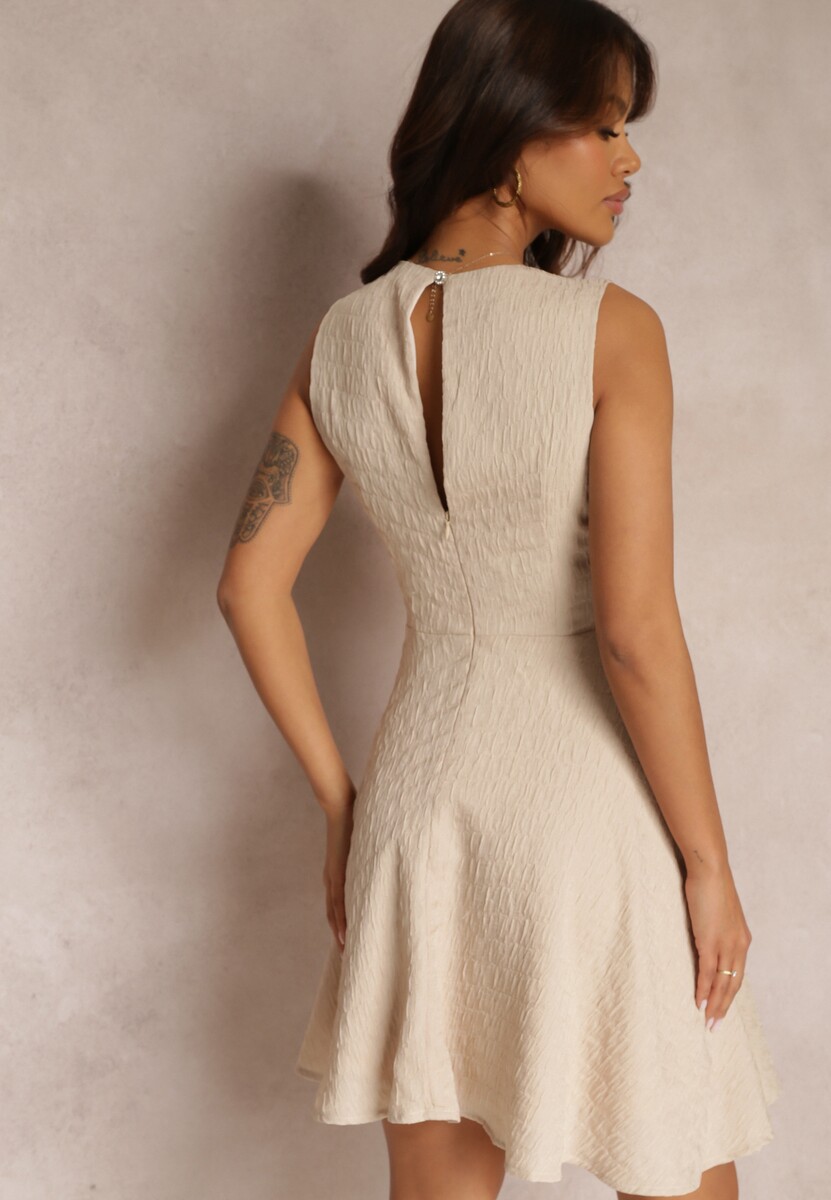 Beżowa Sukienka z Wycięciami w Pasie Bez Rękawów Caside