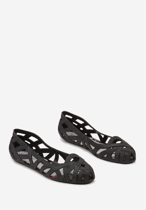 Czarne Balerinki Ozdobione Wycięciami na Cholewce Sylaria