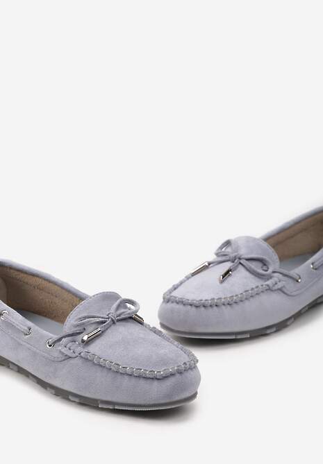 Jasnoniebieskie Mokasyny Ozdobione Wiązaniami i Kokardką na Froncie Cimella