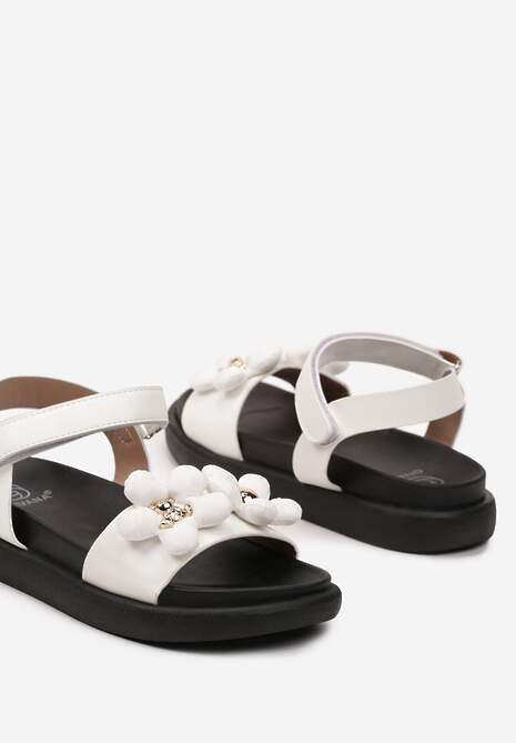 Białe Sandały Zapinane na Rzep z Kwiatkami i Złotymi Napisami Liolette
