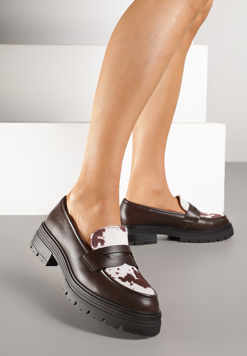 Brązowe Klasyczne Mokasyny ze Skórzaną Wkładką i Wstawką w Krowie Łaty Tulirena