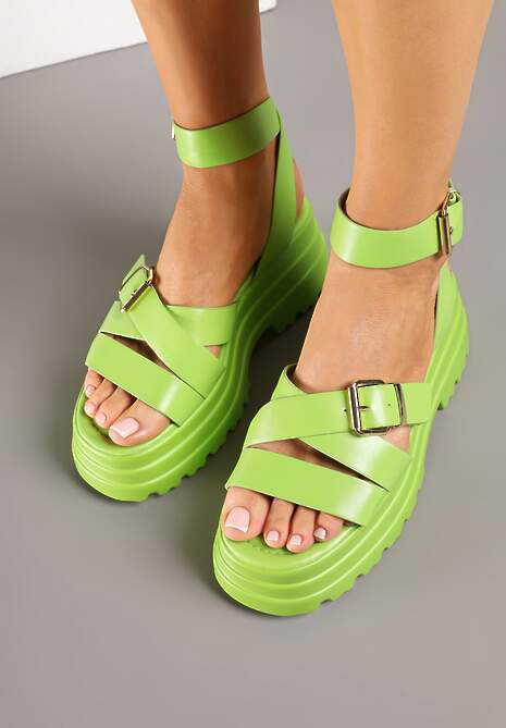Zielone Sandały na Platformie z Ozdobnymi Klamrami Galfia