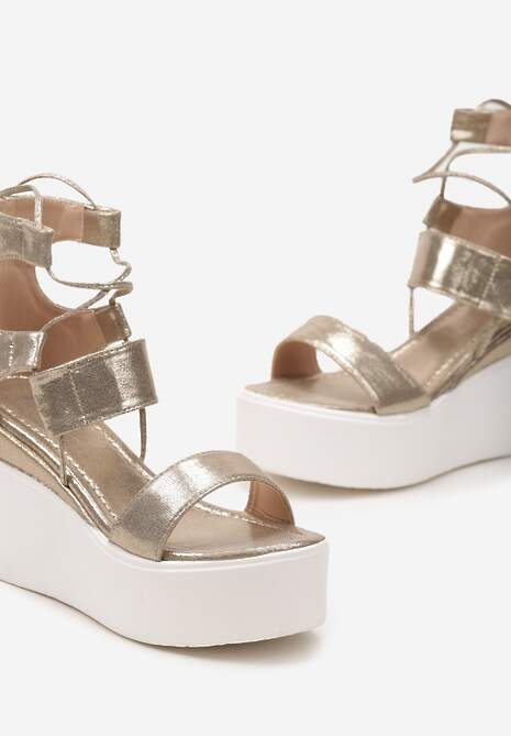 Złote Sandały na Koturnie z Wiązaniem wokół Łydki Scadira