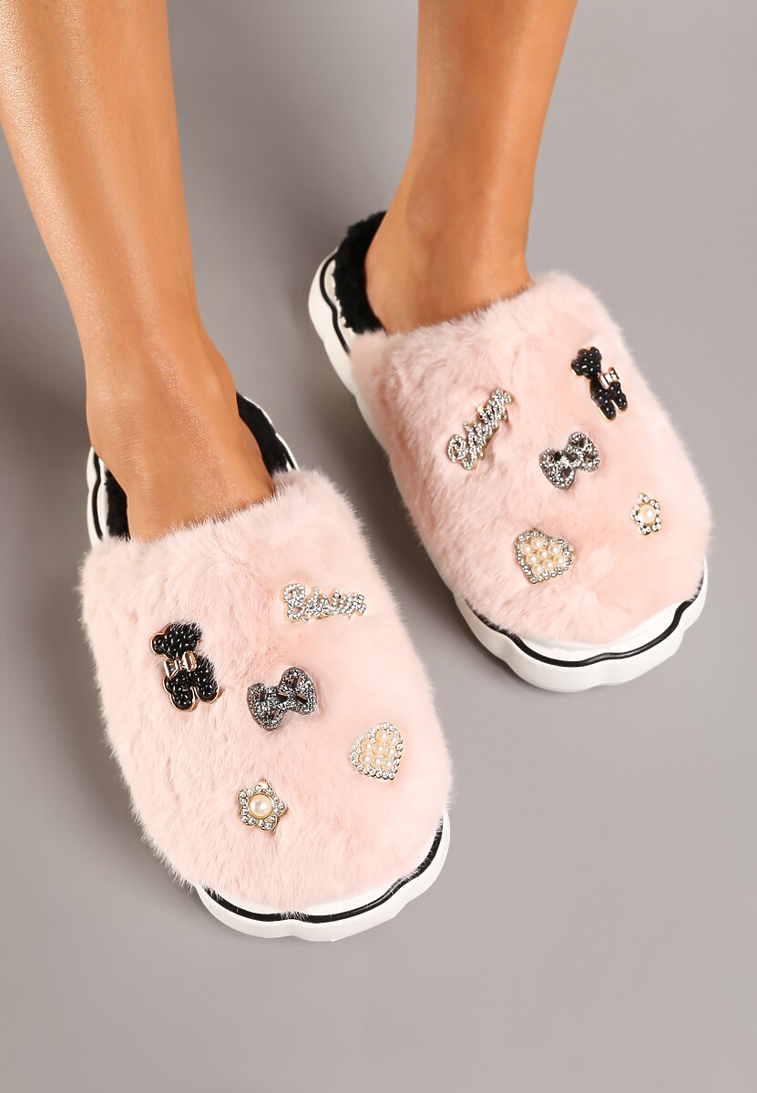 Różowe Kapcie na Płaskiej Podeszwie z Metalicznymi Ozdobami Emmilaine