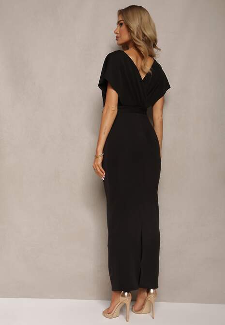 Czarna Sukienka Koktajlowa z Trójkątnym Dekoltem i Materiałowym Paskiem z Rozcięciem Wilni